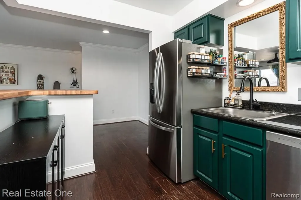 1121 Tienken Court Rochester Hills City MI 48306