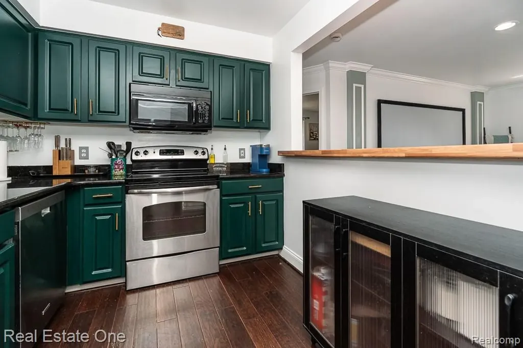 1121 Tienken Court Rochester Hills City MI 48306