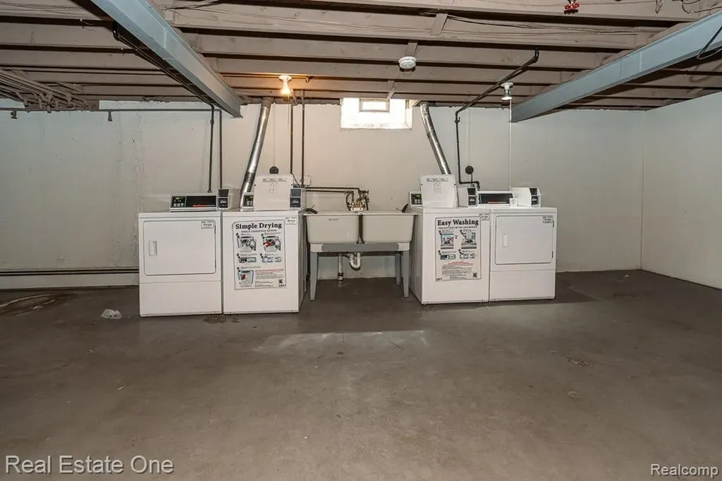 1121 Tienken Court Rochester Hills City MI 48306
