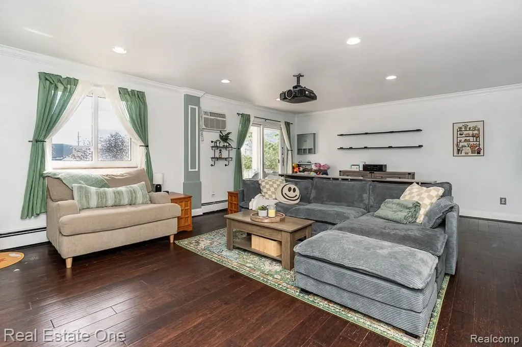 1121 Tienken Court Rochester Hills City MI 48306