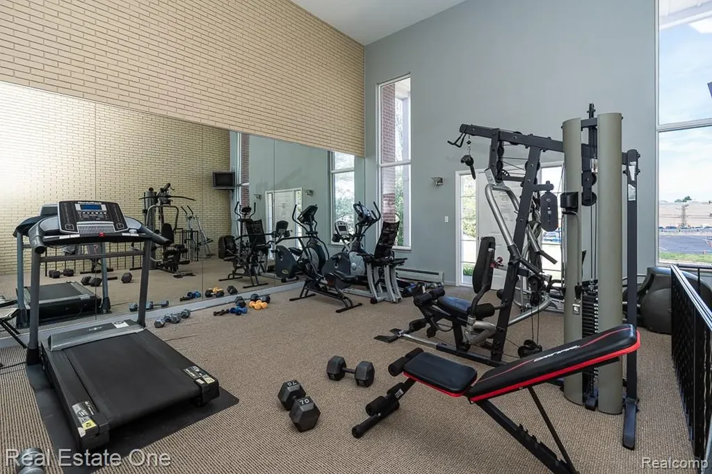 1121 Tienken Court Rochester Hills City MI 48306