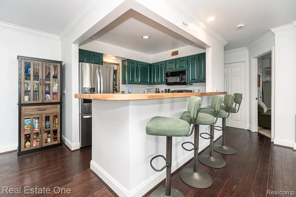 1121 Tienken Court Rochester Hills City MI 48306