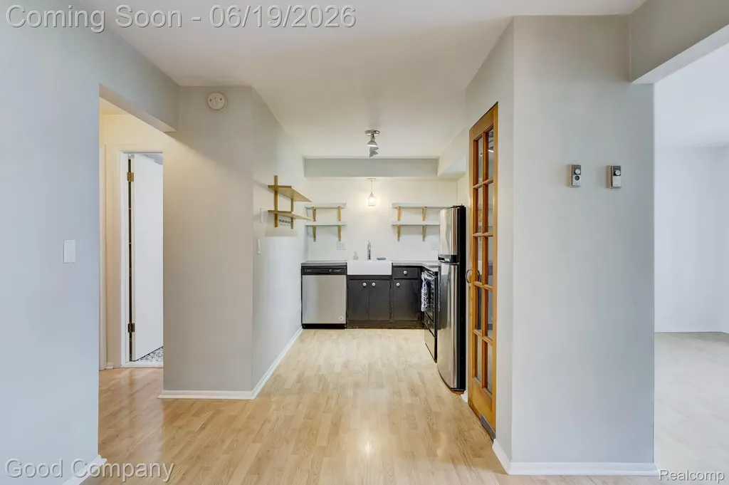 4345 Crooks Road Royal Oak City MI 48073