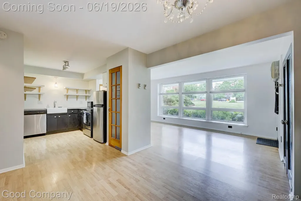 4345 Crooks Road Royal Oak City MI 48073