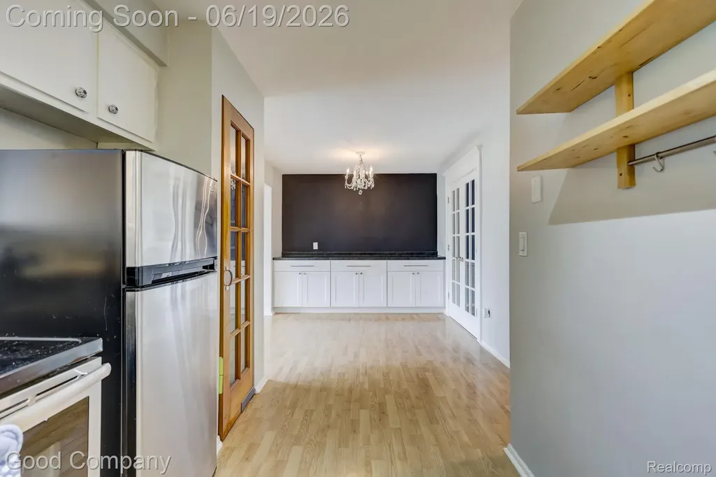 4345 Crooks Road Royal Oak City MI 48073