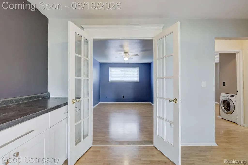 4345 Crooks Road Royal Oak City MI 48073