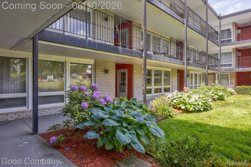 4345 Crooks Road Royal Oak City MI 48073