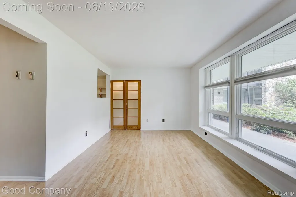 4345 Crooks Road Royal Oak City MI 48073