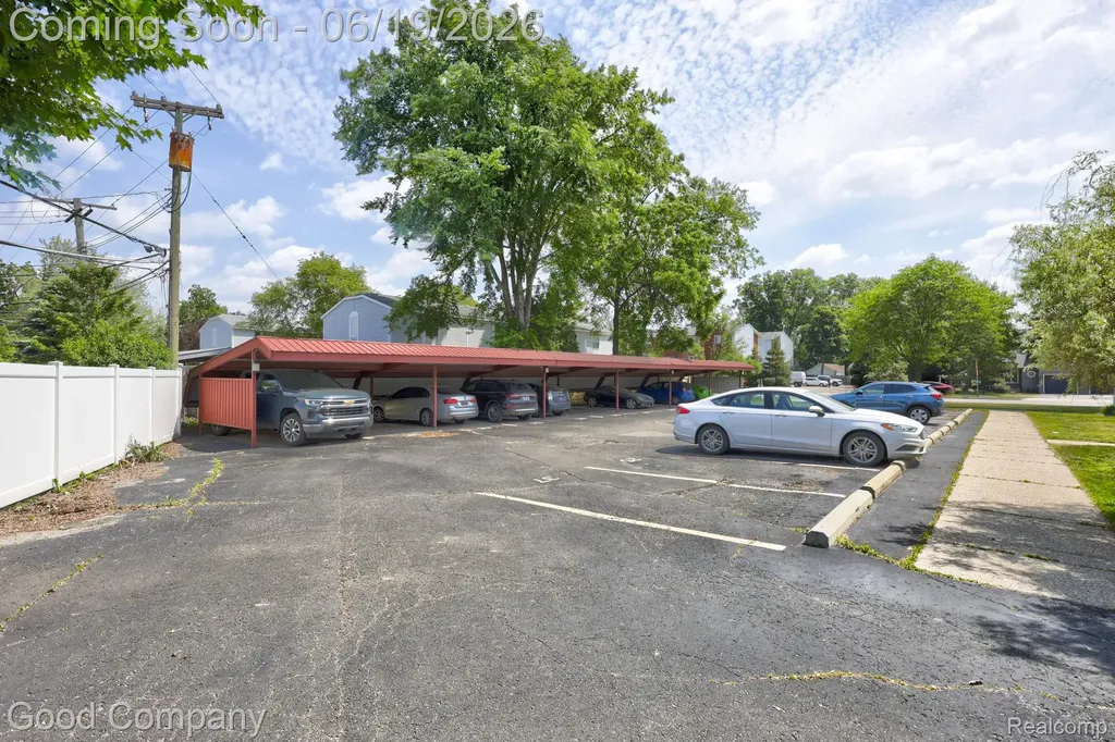 4345 Crooks Road Royal Oak City MI 48073