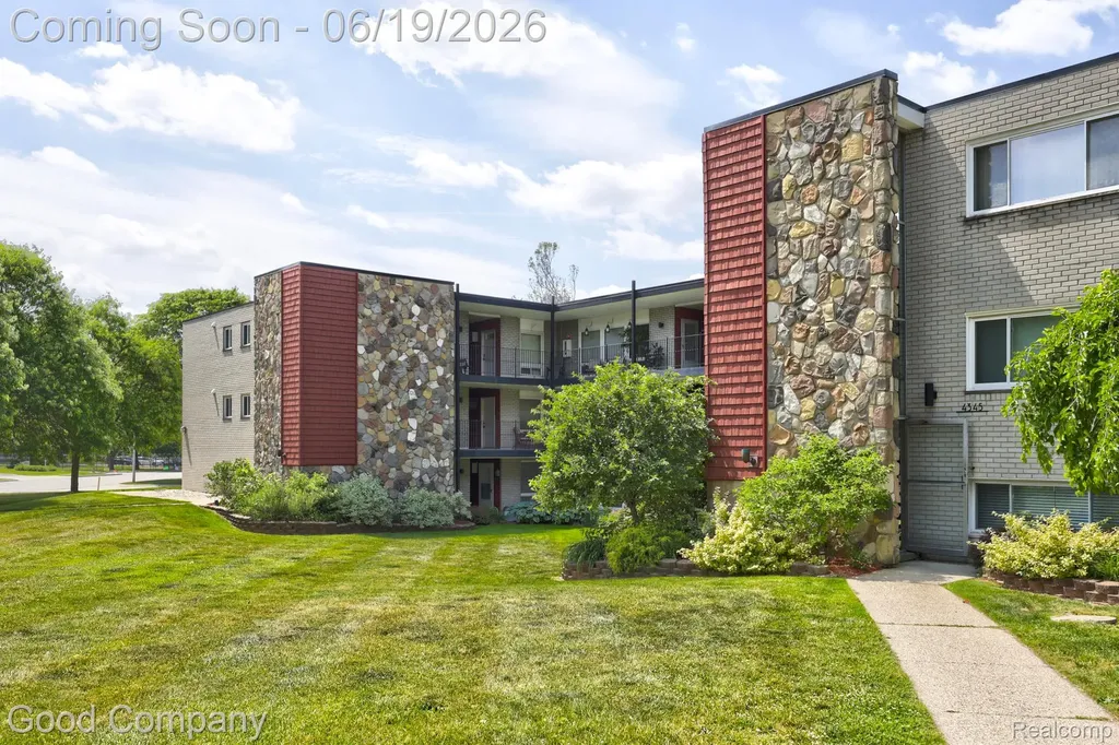 4345 Crooks Road Royal Oak City MI 48073