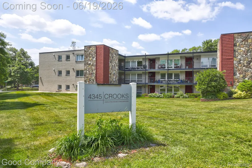 4345 Crooks Road Royal Oak City MI 48073