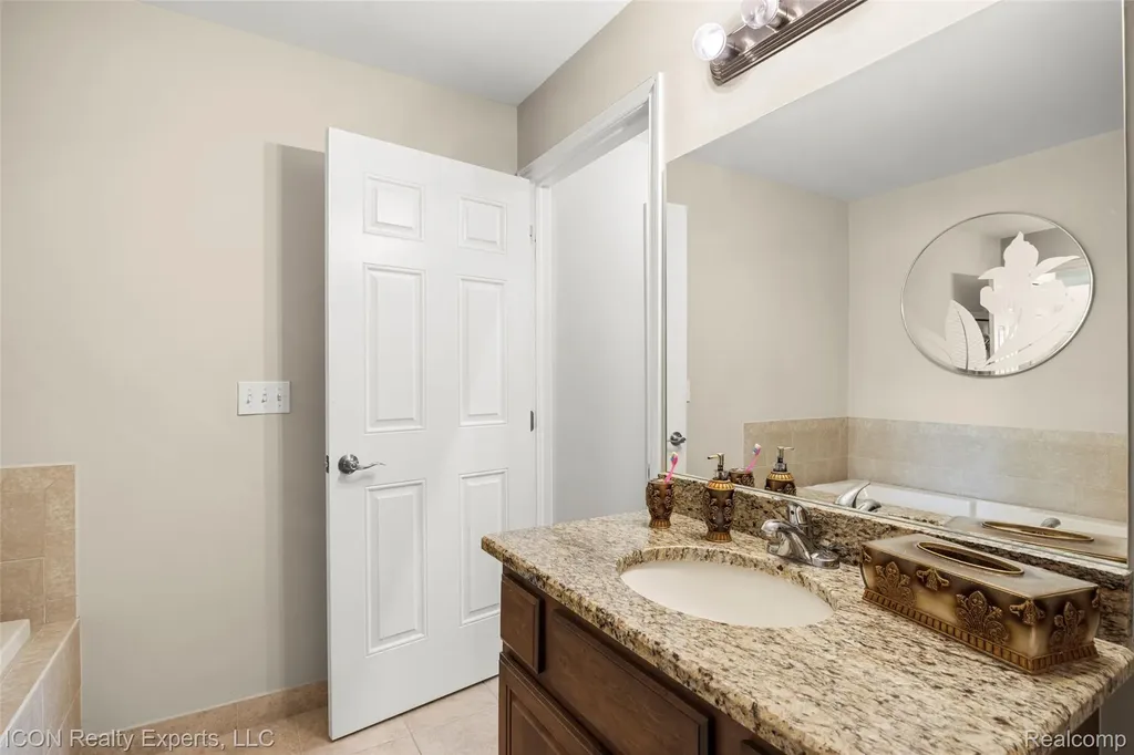 14789 N Park Drive Shelby Charter Township MI 48315