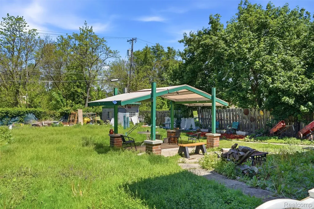 137 Trowbridge Street Detroit City MI 48202
