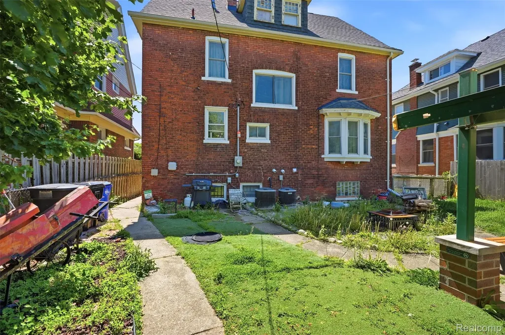 137 Trowbridge Street Detroit City MI 48202