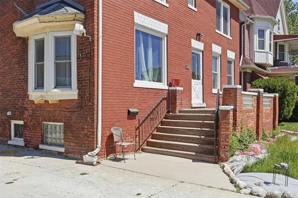 137 Trowbridge Street Detroit City MI 48202