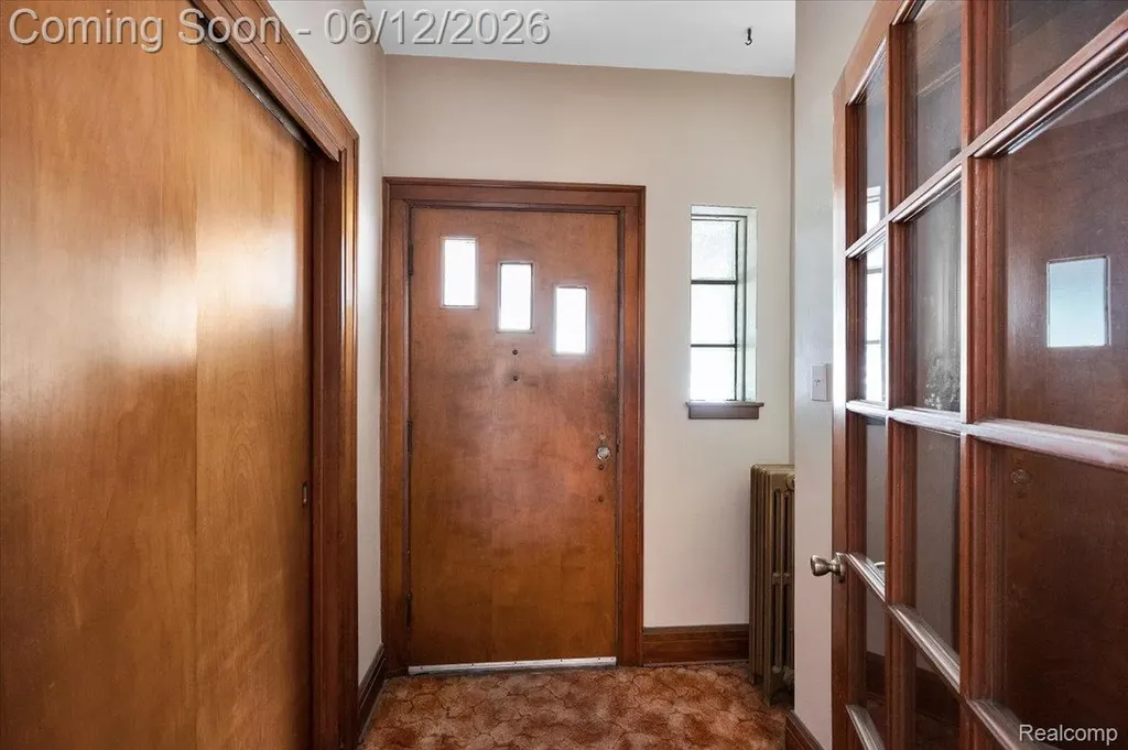 17321 E 11 Mile Road Roseville City MI 48066