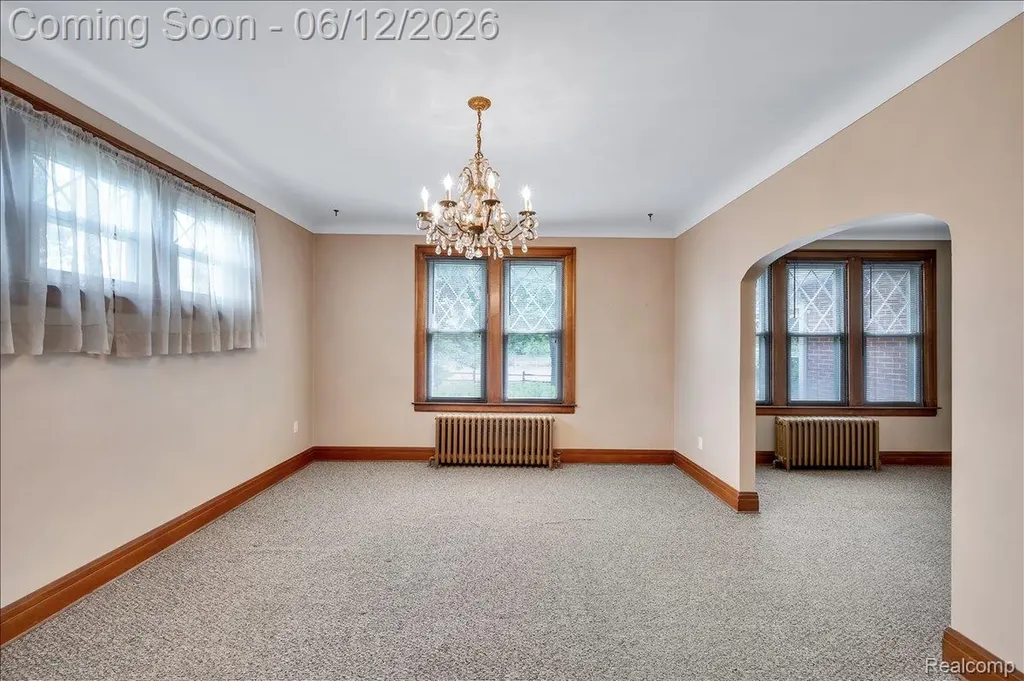 17321 E 11 Mile Road Roseville City MI 48066