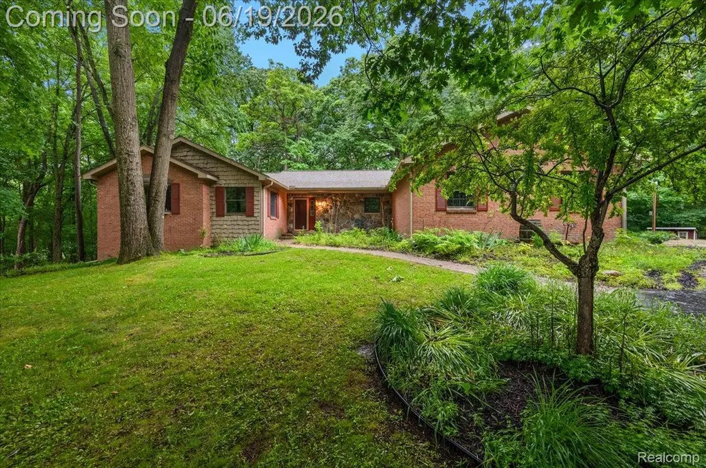 670 Rolling Acres Drive Brandon Charter Township MI 48462