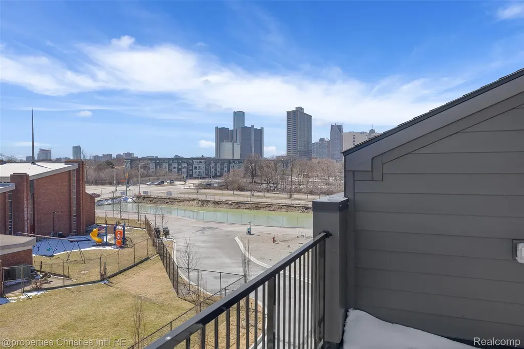 1041 Hampton Circle Detroit City MI 48207