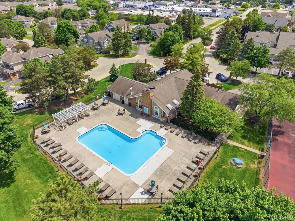 6605 Firestone Court West Bloomfield Charter Township MI 48322