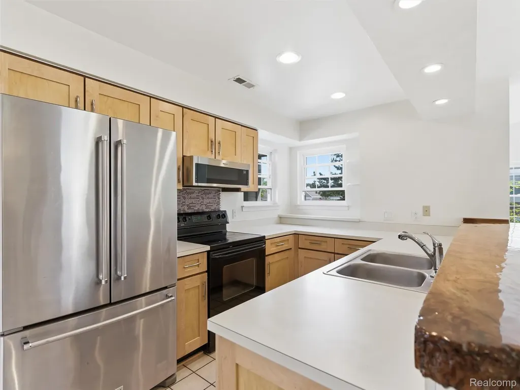 6605 Firestone Court West Bloomfield Charter Township MI 48322