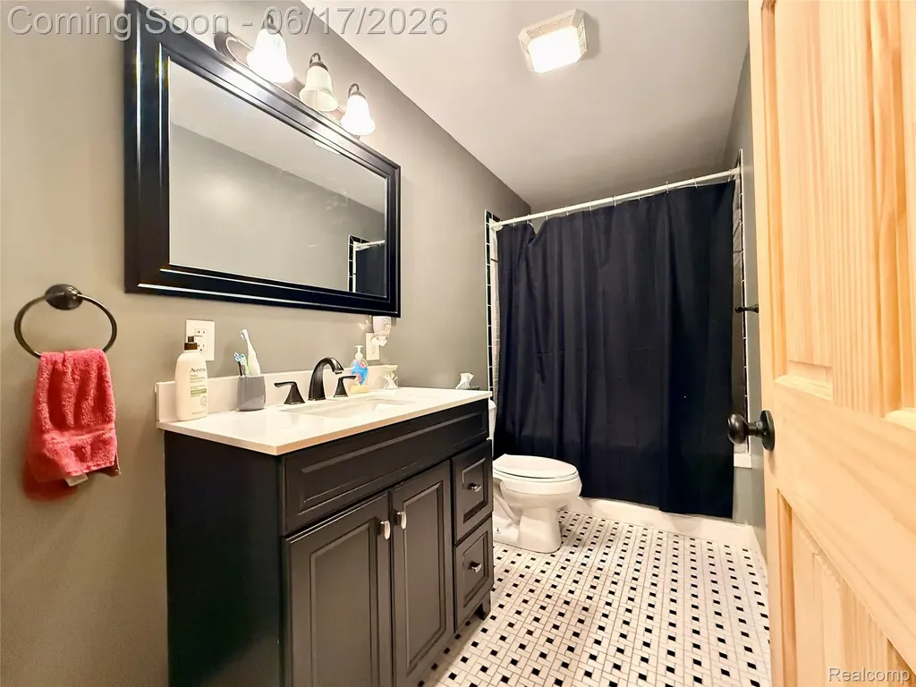 2543 Greenwood Road Lapeer Township MI 48446