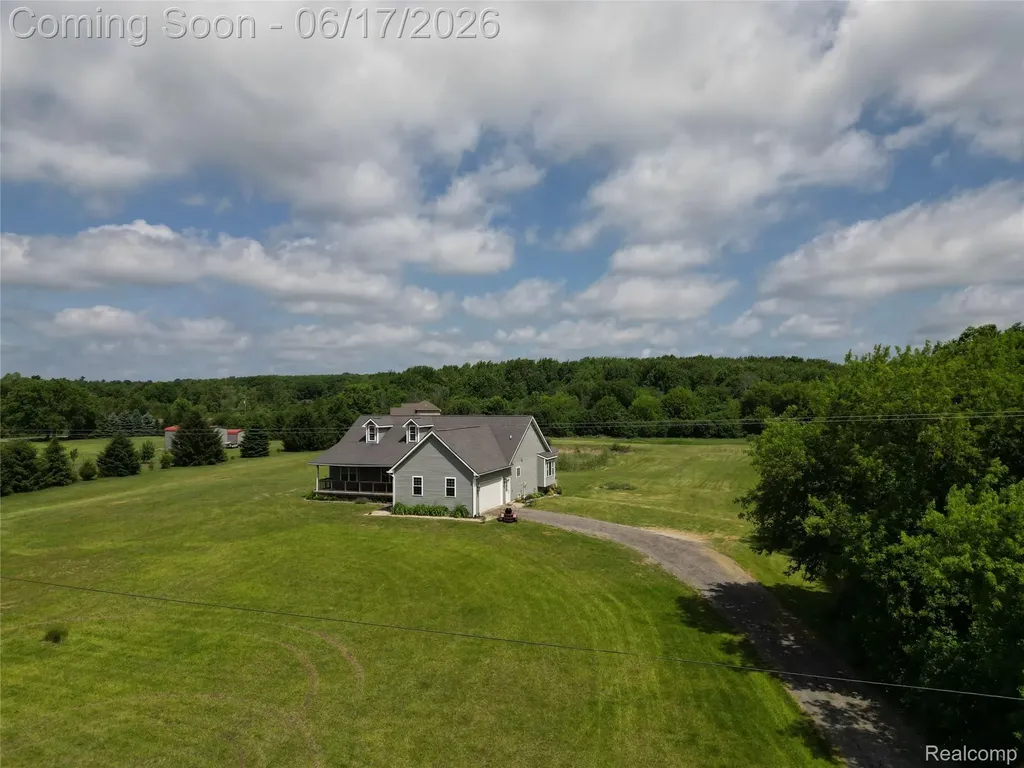 2543 Greenwood Road Lapeer Township MI 48446