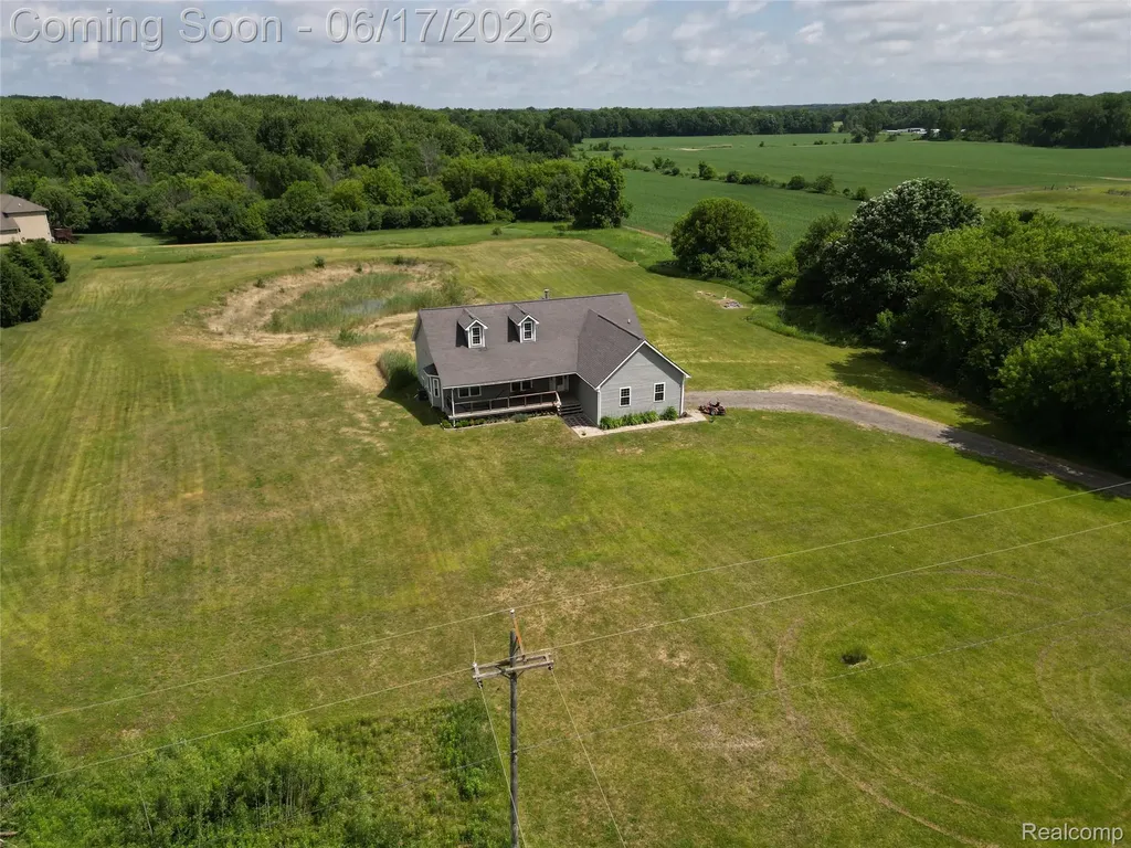 2543 Greenwood Road Lapeer Township MI 48446