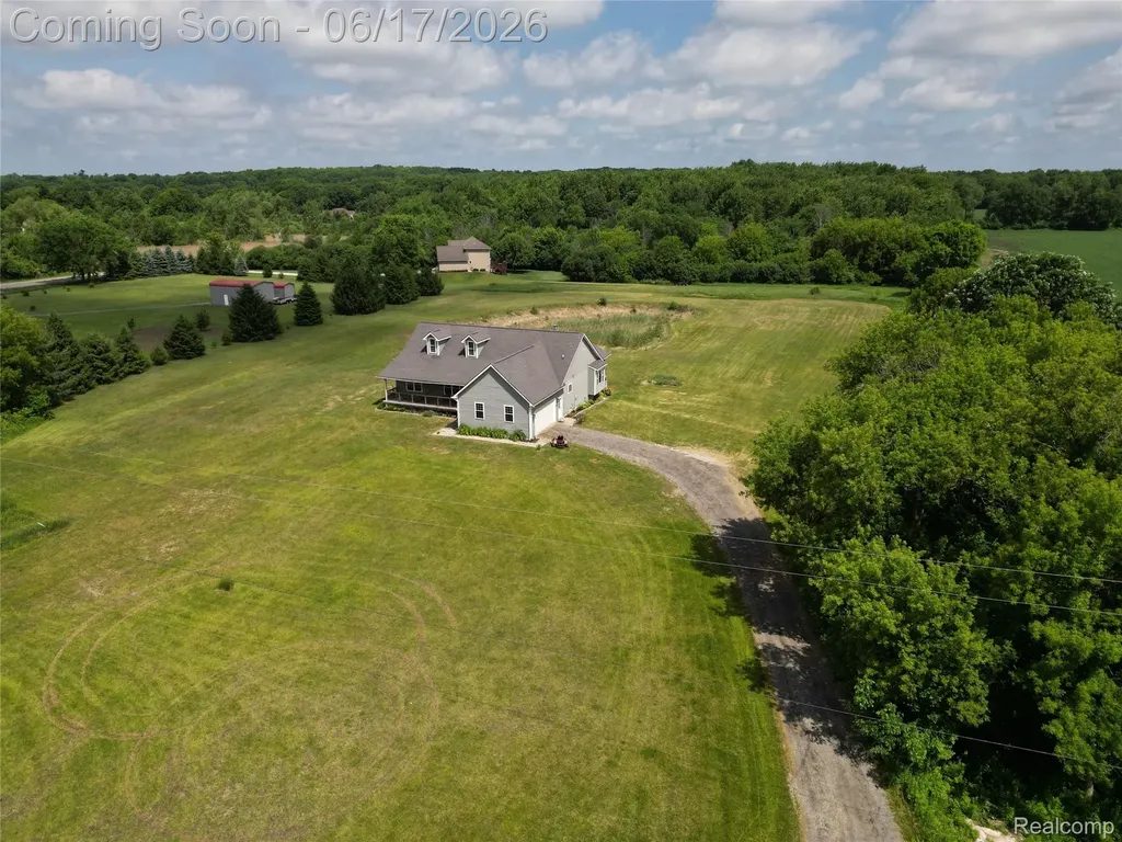 2543 Greenwood Road Lapeer Township MI 48446