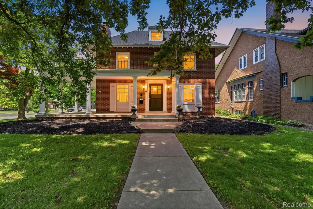 806 W Oliver Street Owosso City MI 48867