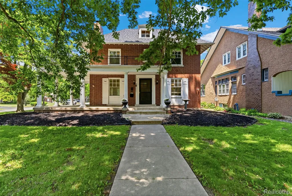 806 W Oliver Street Owosso City MI 48867