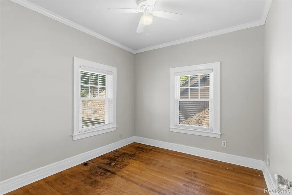 806 W Oliver Street Owosso City MI 48867