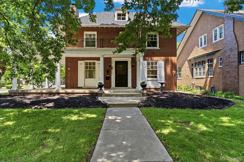 806 W Oliver Street Owosso City MI 48867