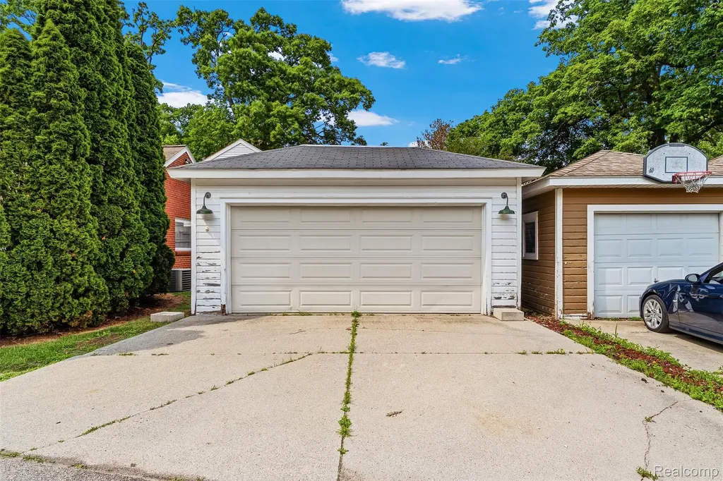 806 W Oliver Street Owosso City MI 48867