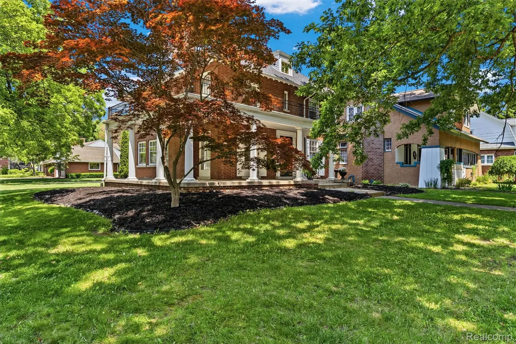 806 W Oliver Street Owosso City MI 48867