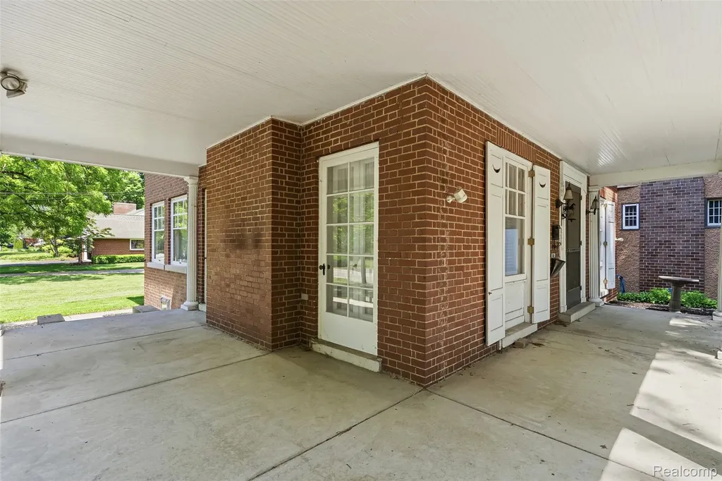 806 W Oliver Street Owosso City MI 48867