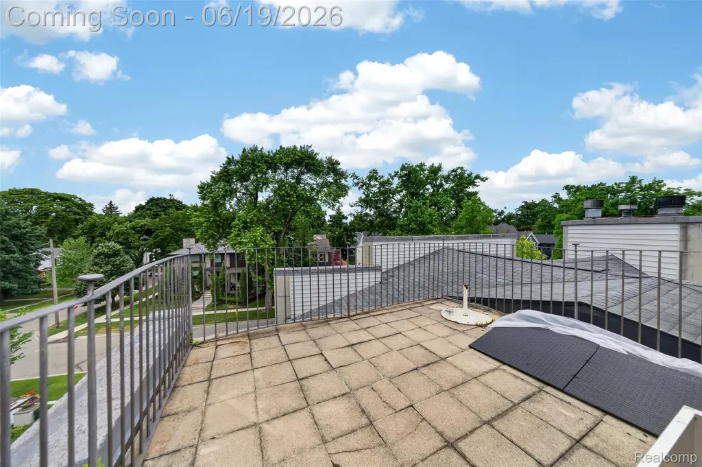 750 Hazelwood Street Birmingham City MI 48009