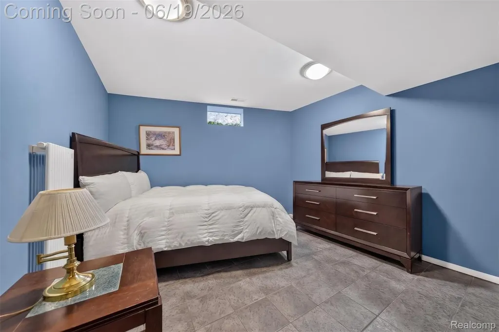 750 Hazelwood Street Birmingham City MI 48009