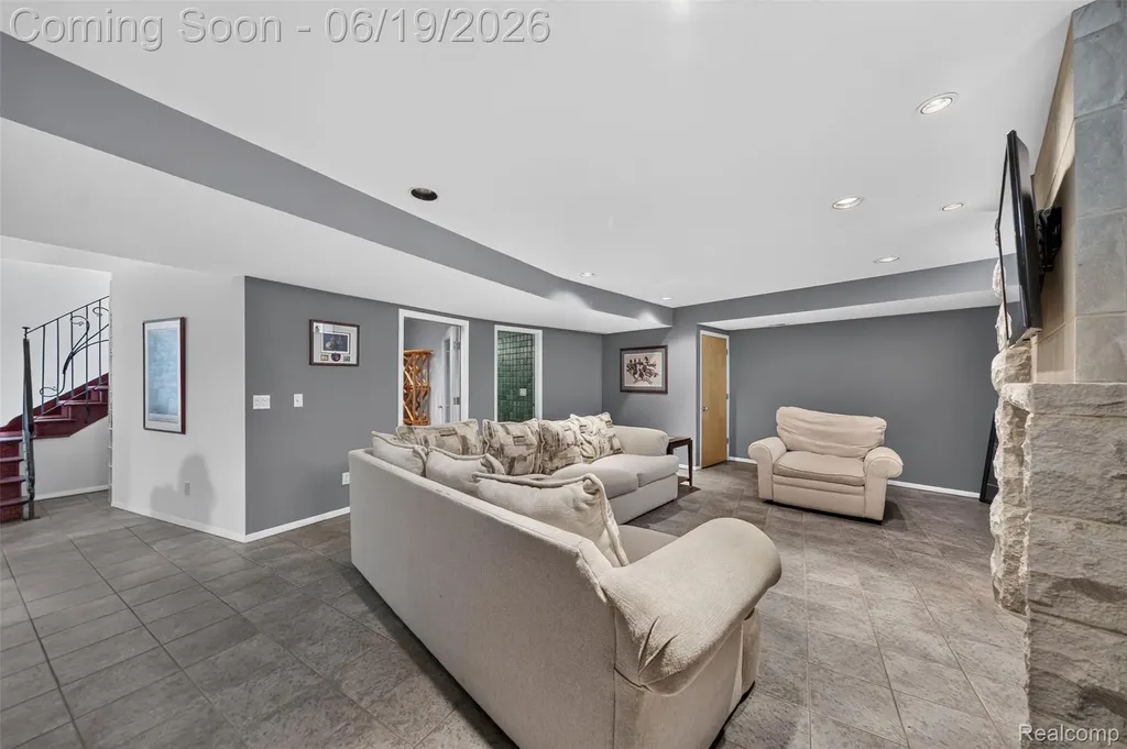 750 Hazelwood Street Birmingham City MI 48009