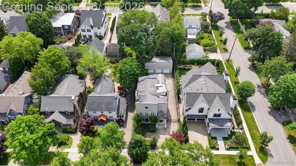 750 Hazelwood Street Birmingham City MI 48009