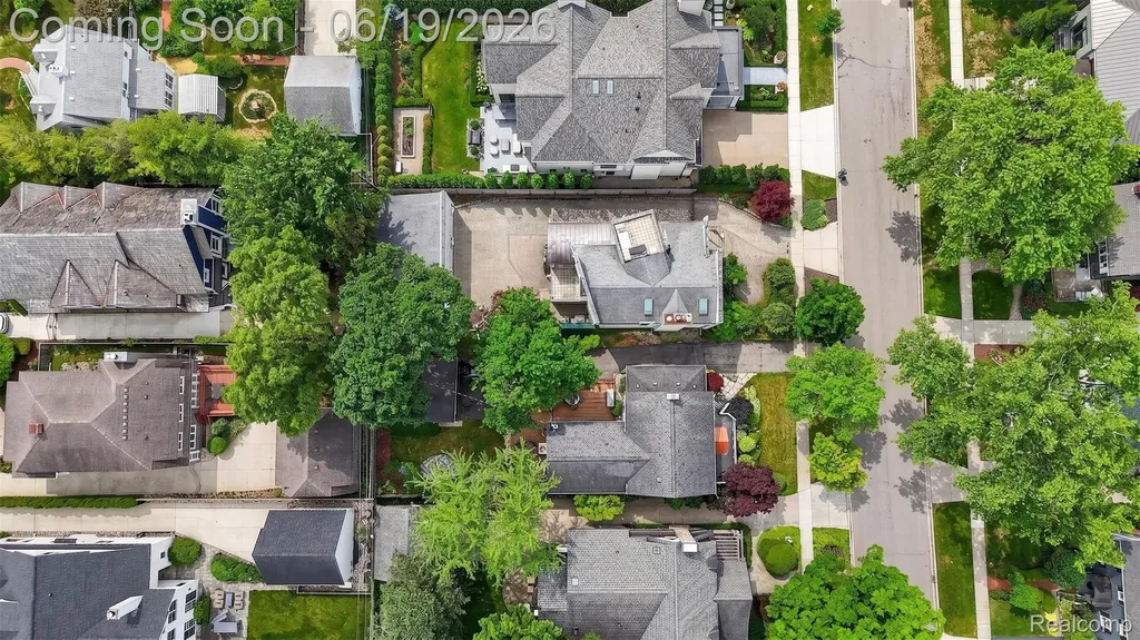 750 Hazelwood Street Birmingham City MI 48009