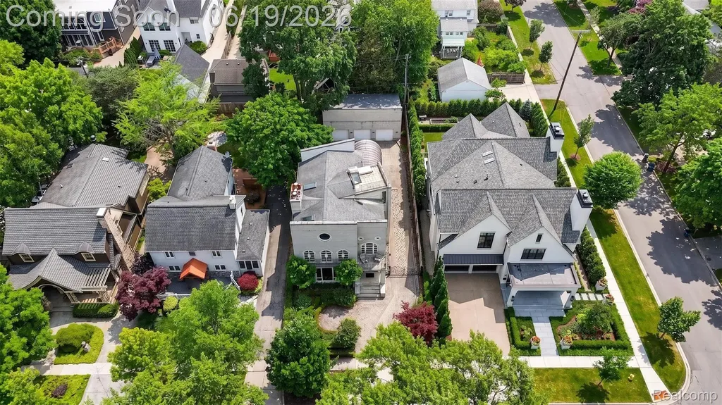 750 Hazelwood Street Birmingham City MI 48009