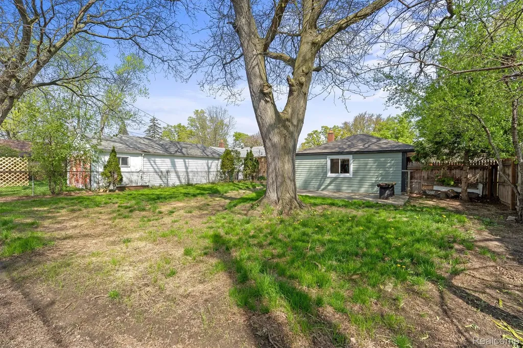 1622 Huron Avenue Royal Oak City MI 48073