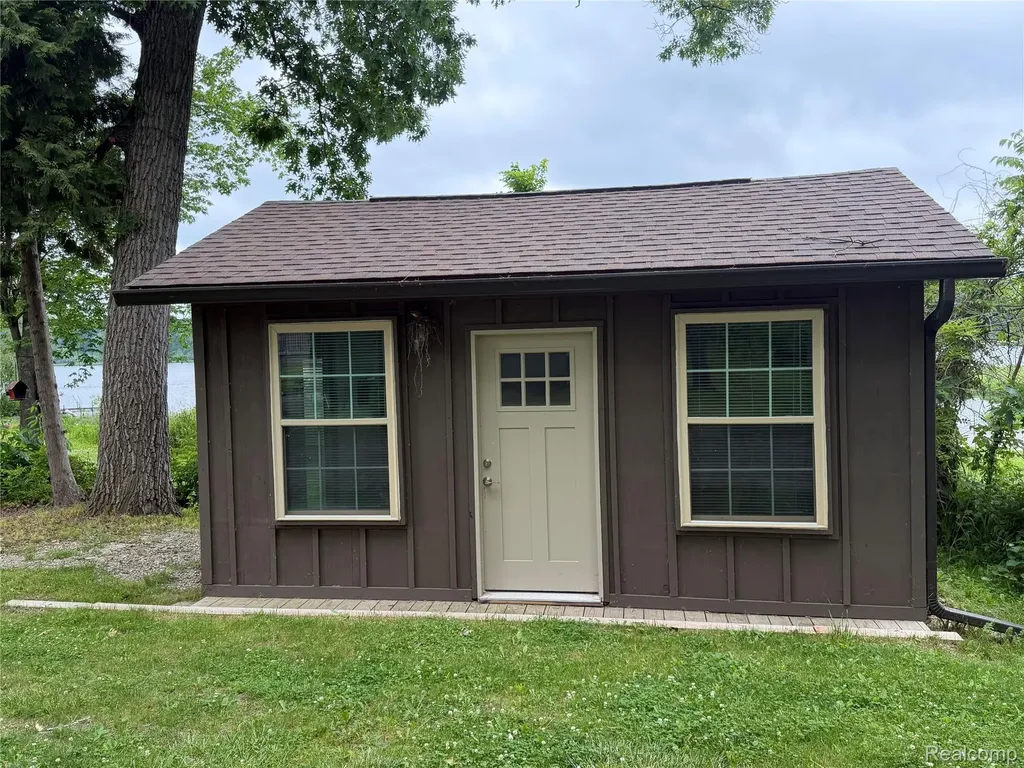 2130 Webster Park Drive Genoa Township MI 48843