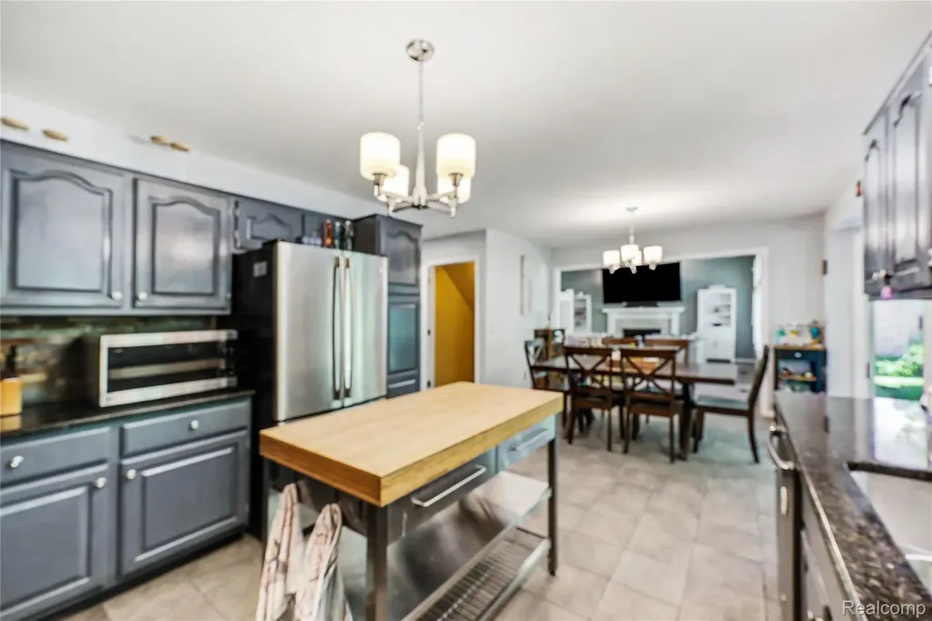 49033 Deerfield Park Macomb Township MI 48044