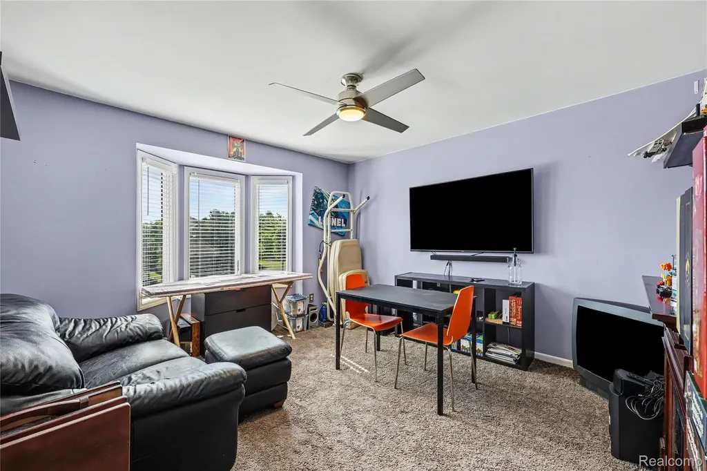49033 Deerfield Park Macomb Township MI 48044