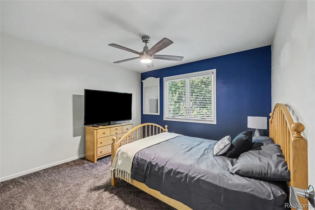 49033 Deerfield Park Macomb Township MI 48044