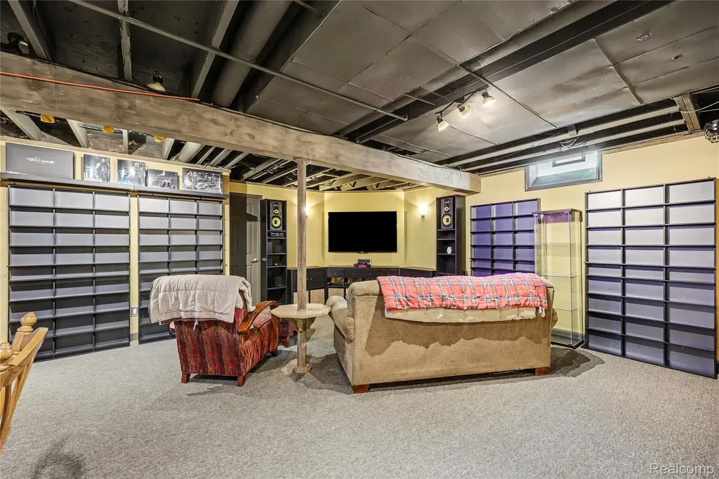 49033 Deerfield Park Macomb Township MI 48044