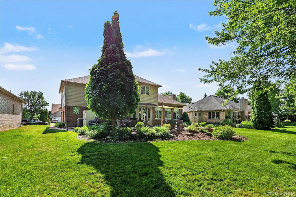 49033 Deerfield Park Macomb Township MI 48044