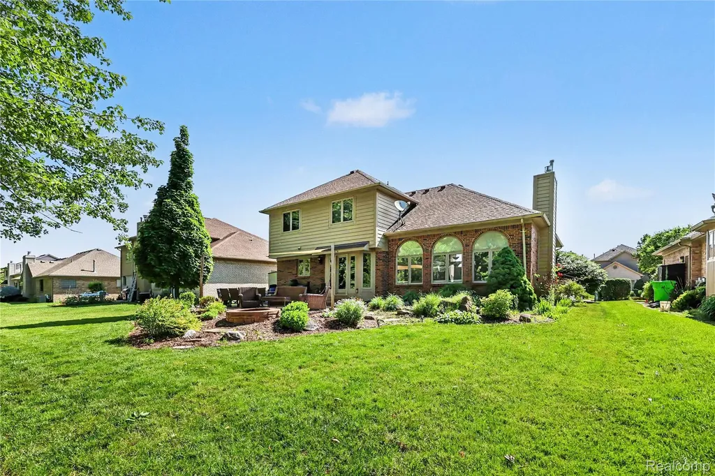 49033 Deerfield Park Macomb Township MI 48044